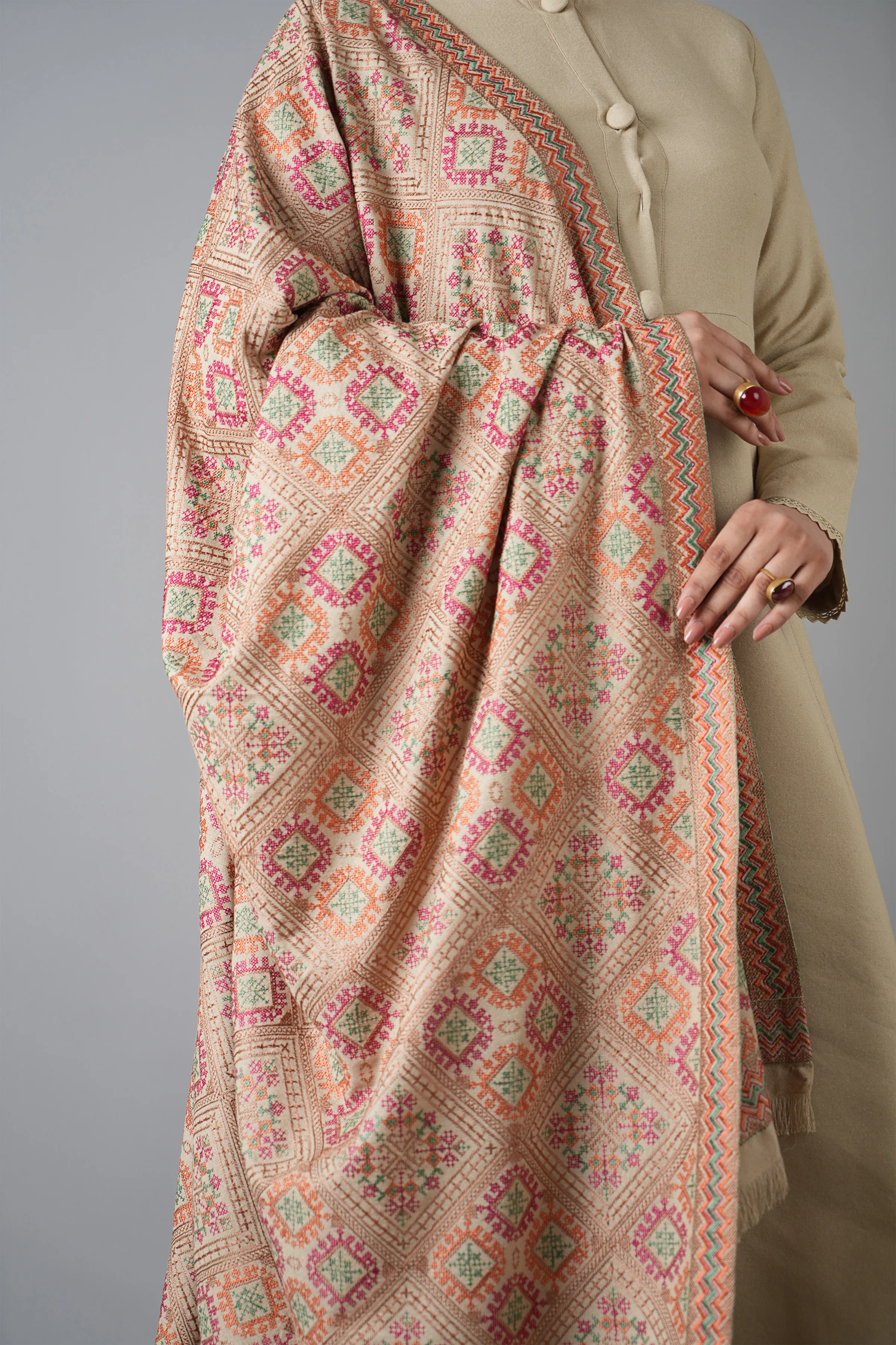 TRIBAL GLOW-01 SHAWL