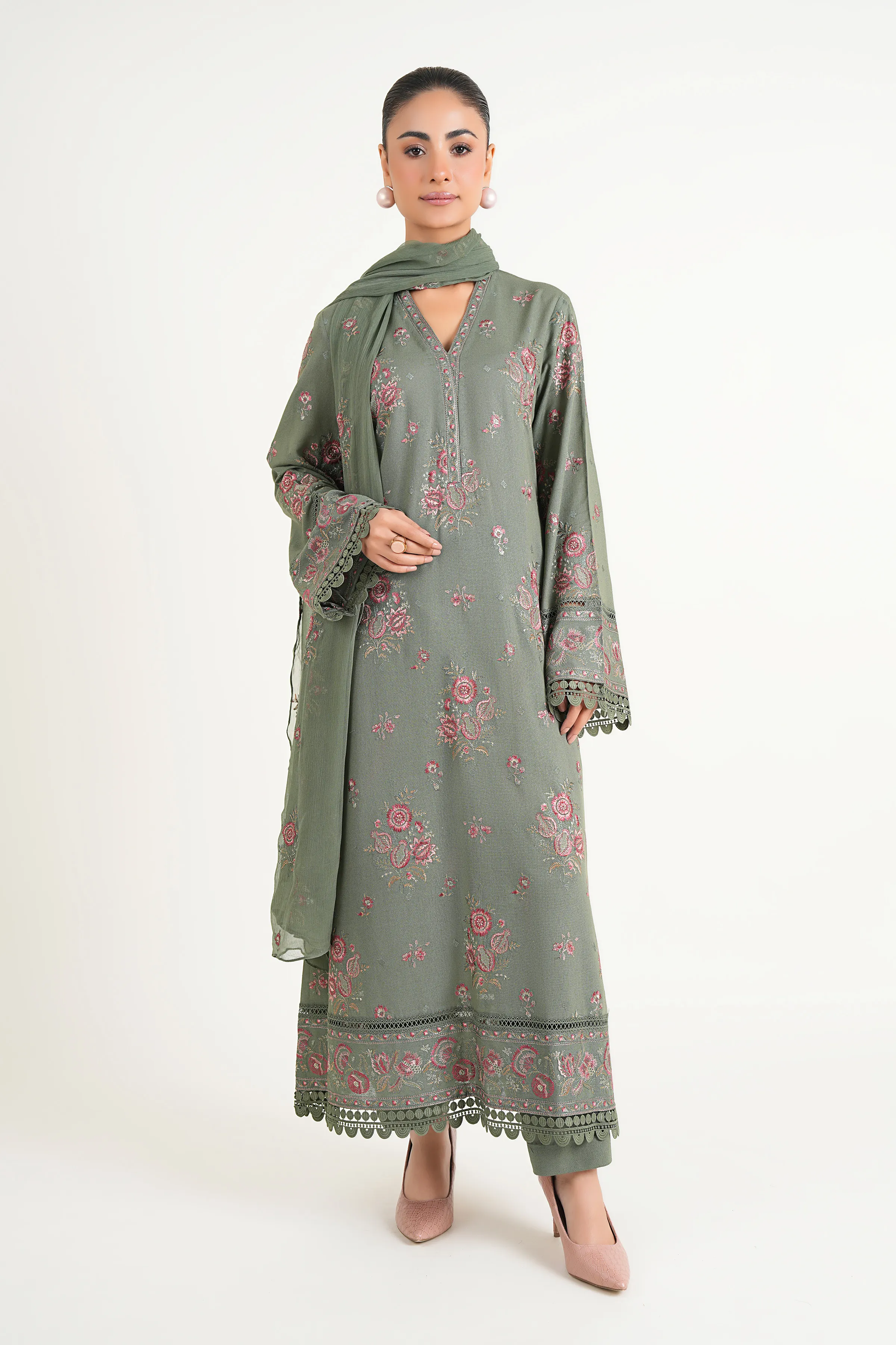 Retail Price: 19,600/-PKR