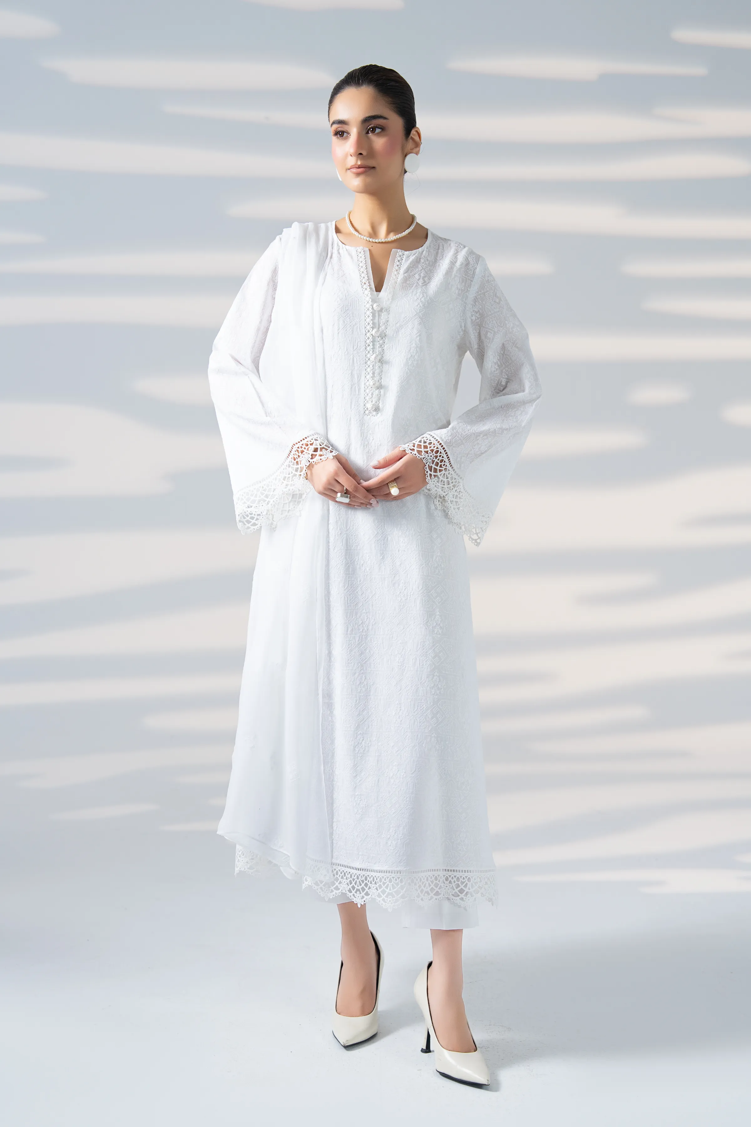 WHITE CLASSIC 13
