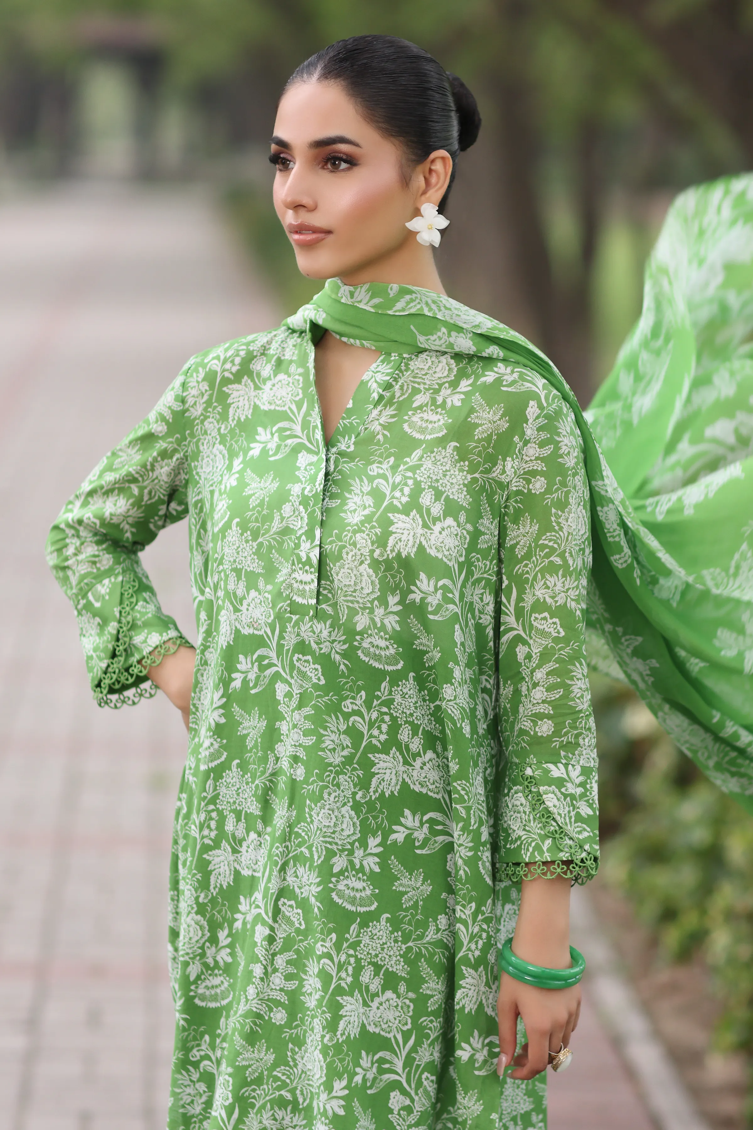 Semiz chorini sikdi Semiz chorini sikdi